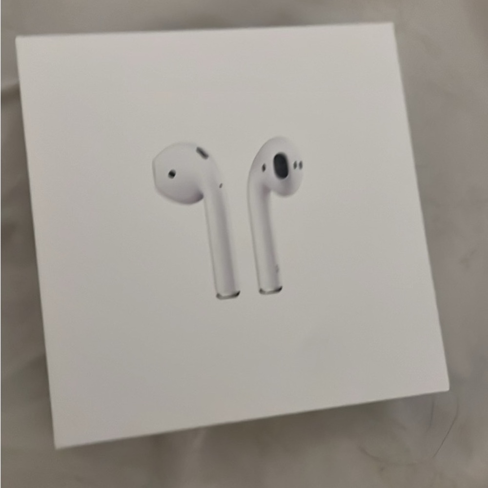 Apple AirPods Wireless Earbuds